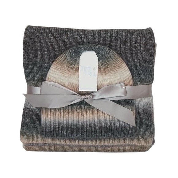 Time And Tru Ombre Tie Dye Beanie And Scarf Set - Picture 3 of 10